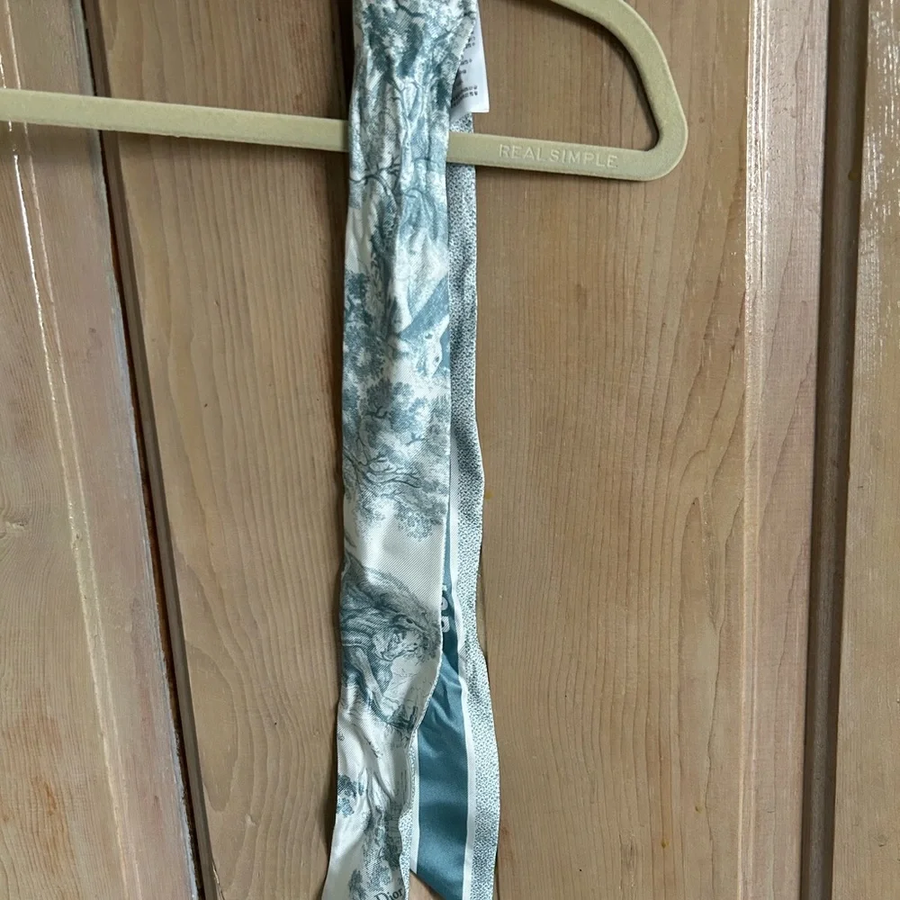 Dior Silk Ribbon - Picture 2 of 5